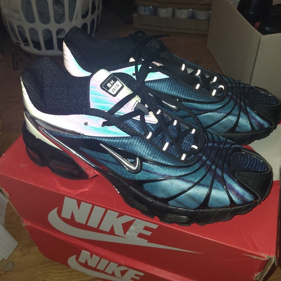 Louis Vuitton Brown and Gray Athletic Shoes - Picture 10 of 16